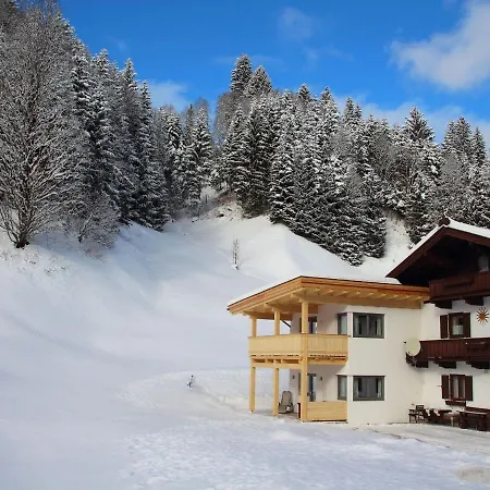 Nice In Kirchberg In Tyrol With Mountain View Apartamento